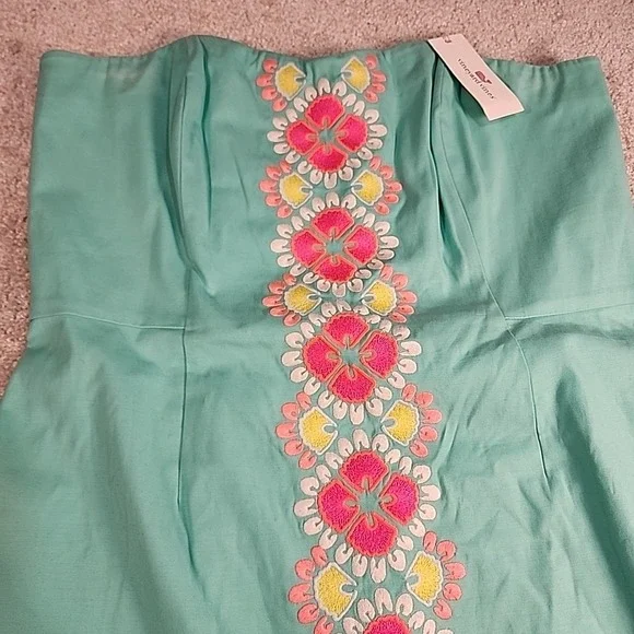vineyard vines embroidered dress Blue looks good on you Keep tagging us in your favorite vv fits!